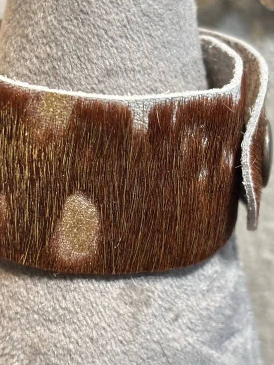 Handmade cowhide bracelet with Crystal repurposed brooch! One of a kind! - Picture 3 of 12